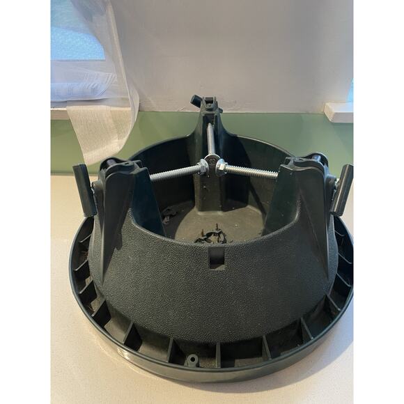 Cinco Plastics C-148E Medium Christmas Tree Stand - Picture 2 of 4